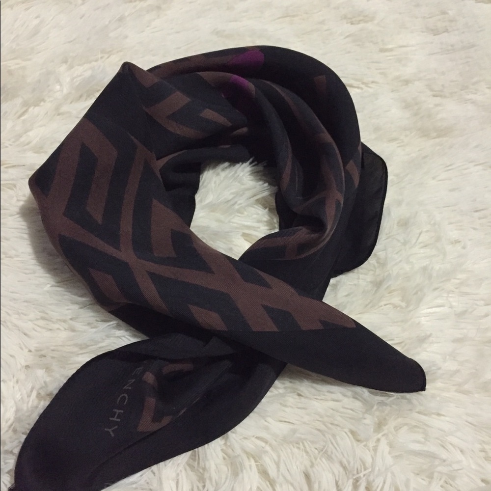 GIVENCHY SCARF